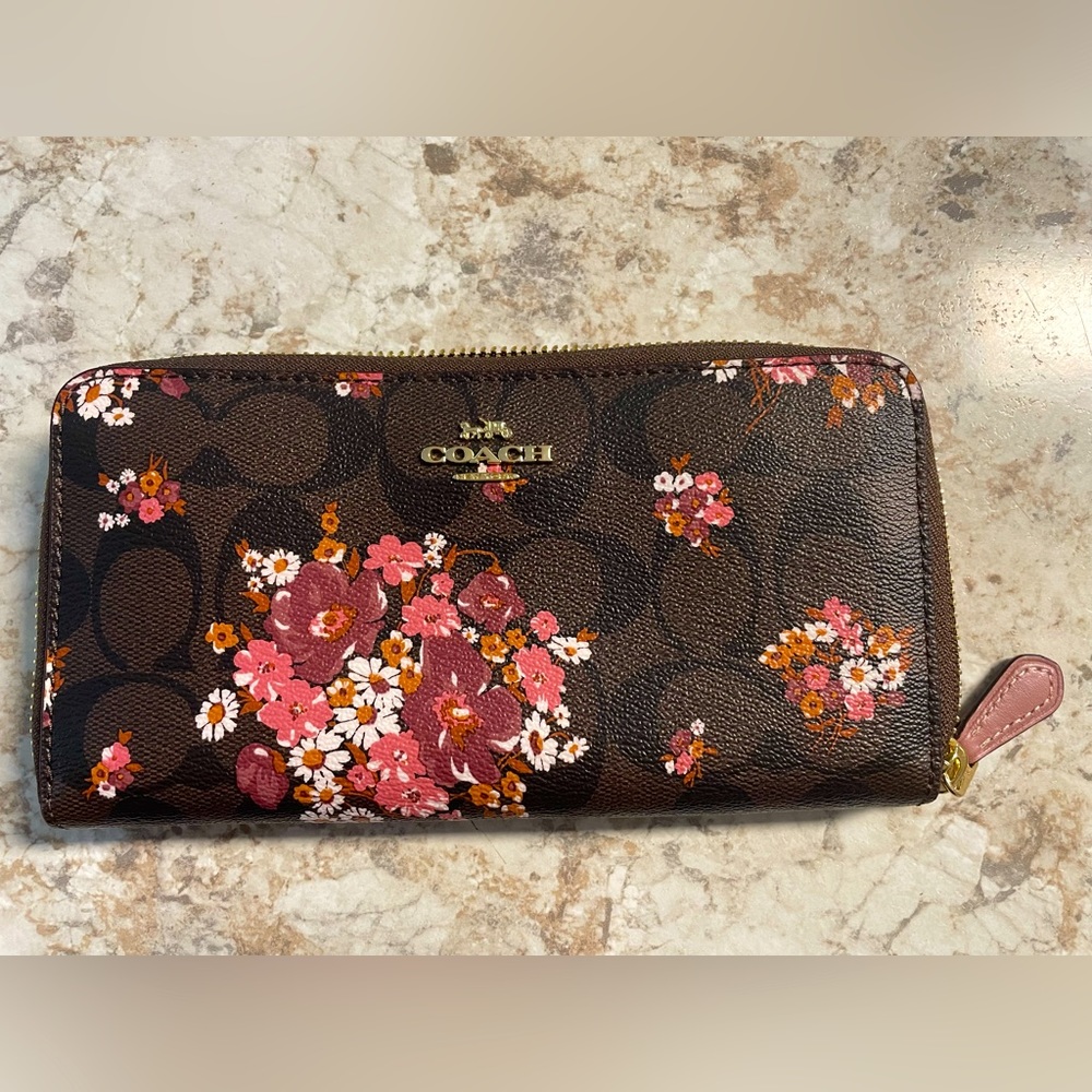 Authentic Coach wallet